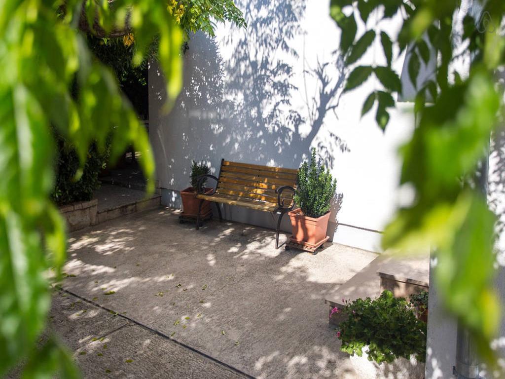 Guest House Mazuth Banjol Bagian luar foto